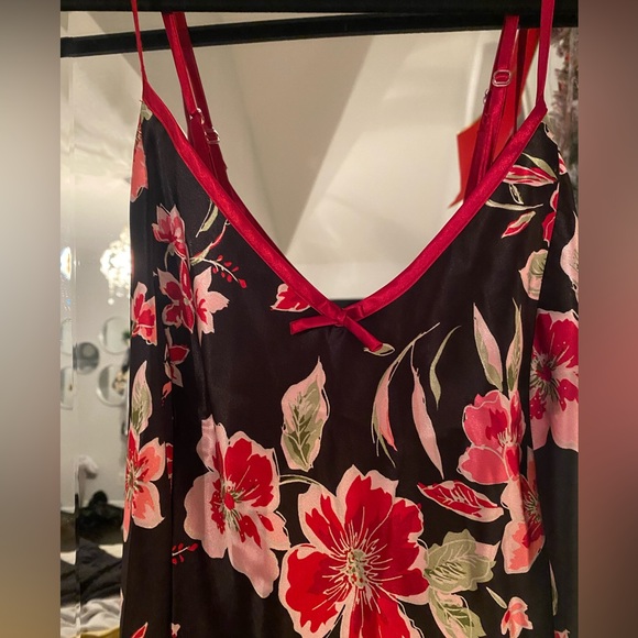 Black and red floral maxi slip dress - Picture 2 of 5